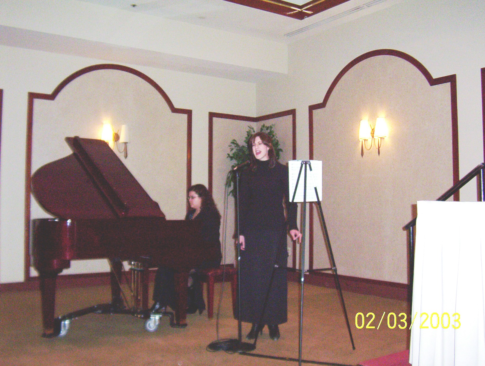Andreea Pauta - piano Stephannie Workman - soloist